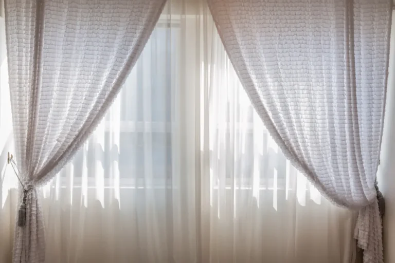 les-avantages-des-rideaux-nude-pour-un-interieur-moderne-et-elegant