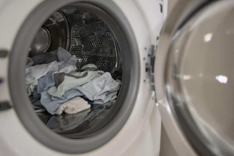Comment vidanger l’eau d’une machine à laver ?