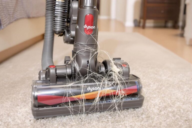 Brosse de l’aspirateur Dyson qui ne tourne plus : que faire ?